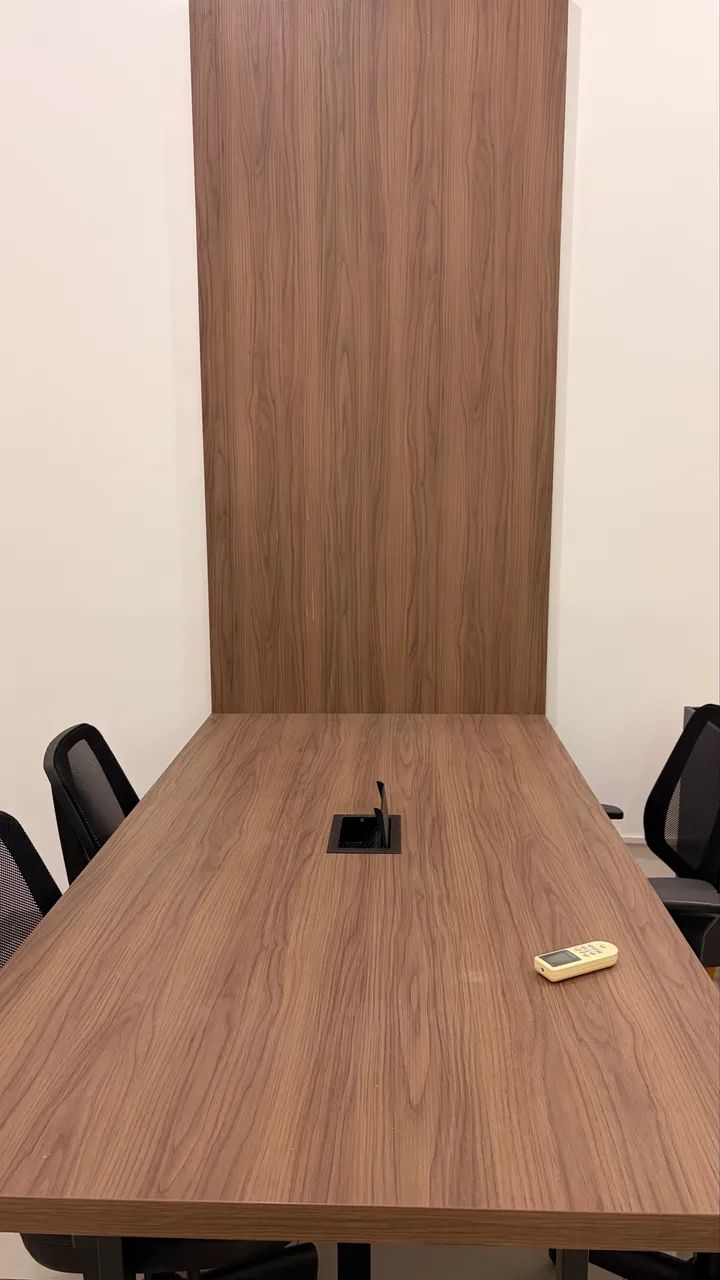 Mesa de escritório novíssima