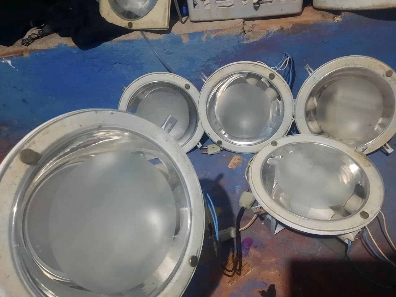 Refletores duas lâmpadas. 