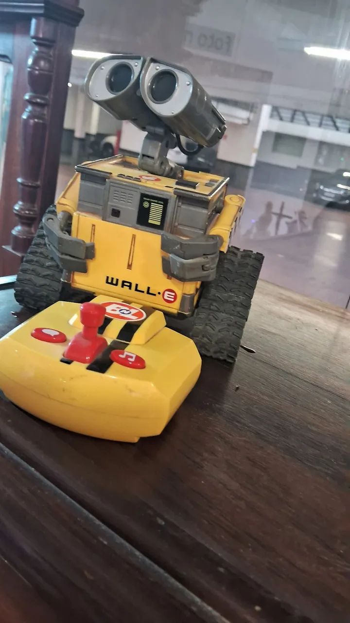 Robô WALL-E da Disney e Pixar não esta funcionando 