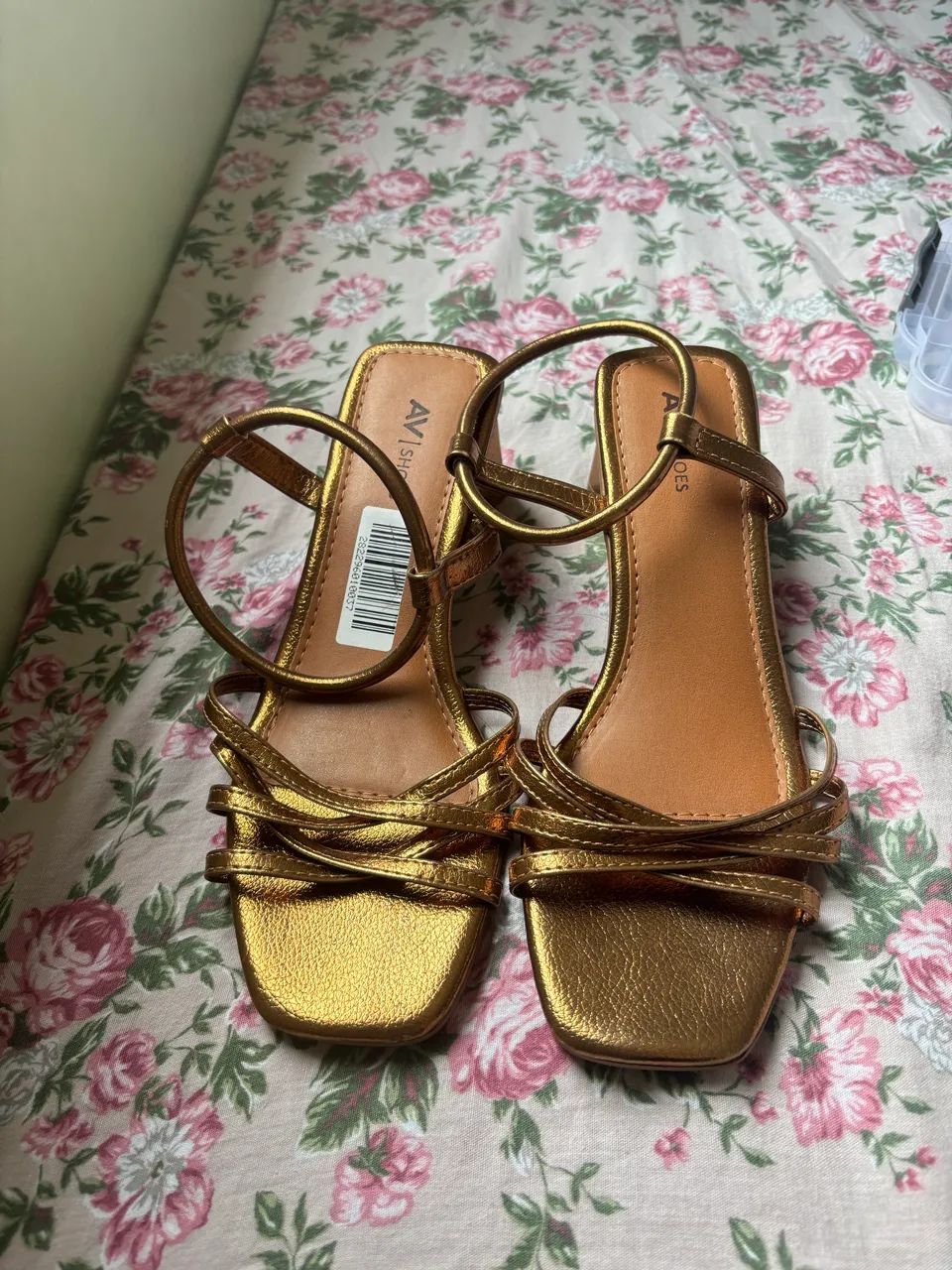 Sandália Dourada Nova - Foto 2