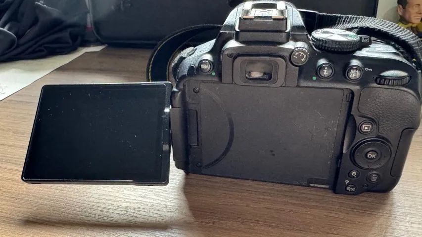 Camera Nikon D5300 com lente do kit - Foto 4