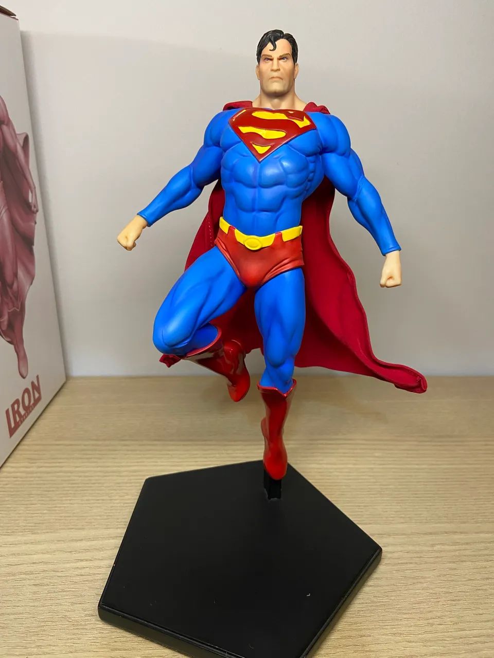 Iron Studios Superman DC Comics - Ivan Reis - Foto 2
