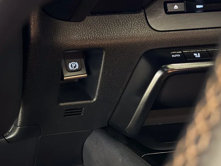 Lexus UX-250h Luxury 2.0 16V Aut.(hybrid), foto 18 de 19