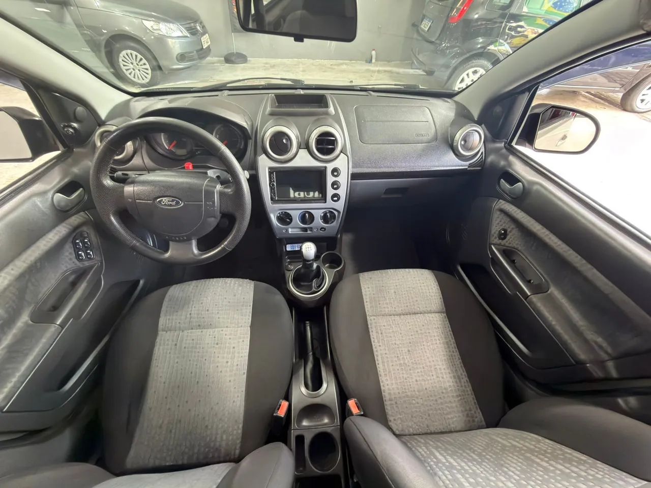 Ford Fiesta Sed. 1.6 8V Flex 4p, foto 14 de 17