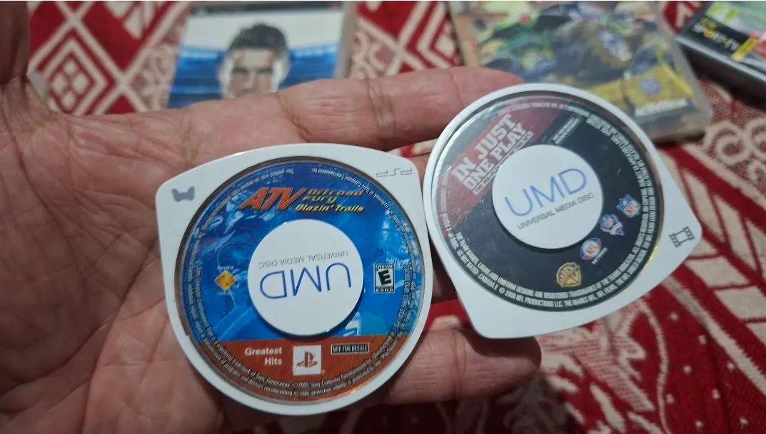 Lote item de Psp 4 jogos e 2 capas - Foto 4