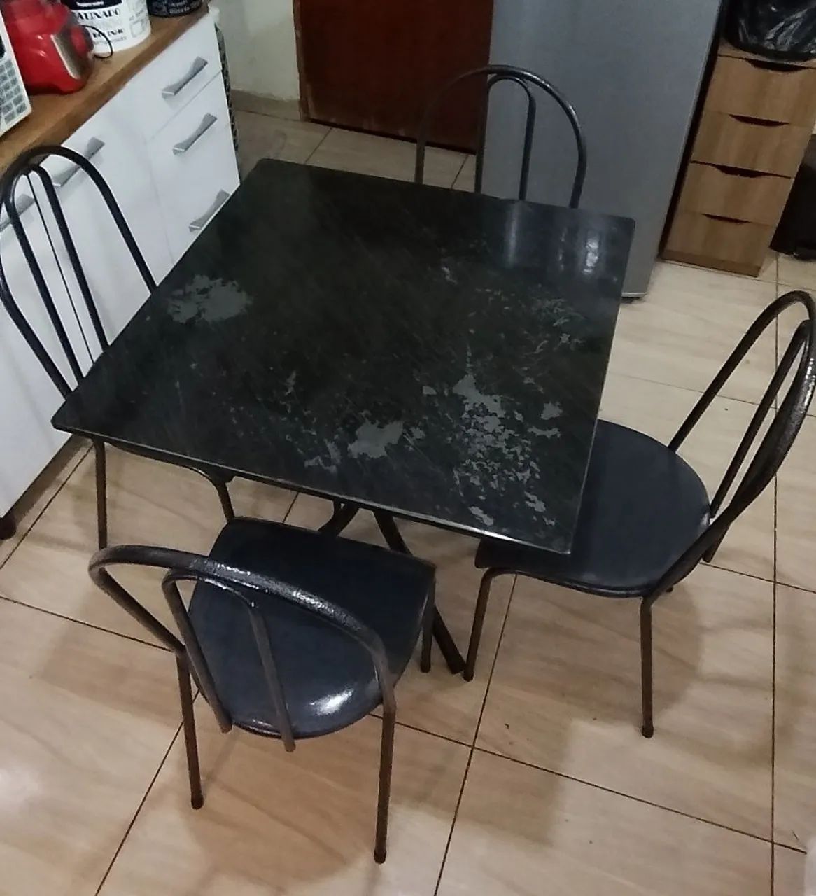 Mesa de mármore 4 cadeiras seminova - Foto 5