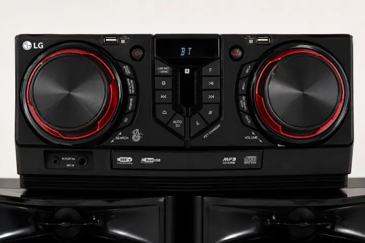 LG Mini Hi-Fi System CJ44, de 440 watts - Foto 2