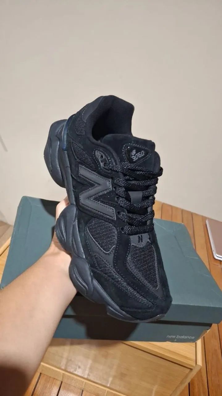 Tênis New Balance  9060