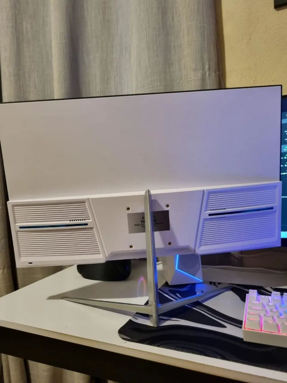 Monitor Rise Mode 24" 180Hz Branco - Para Retirada de Peças - Foto 2
