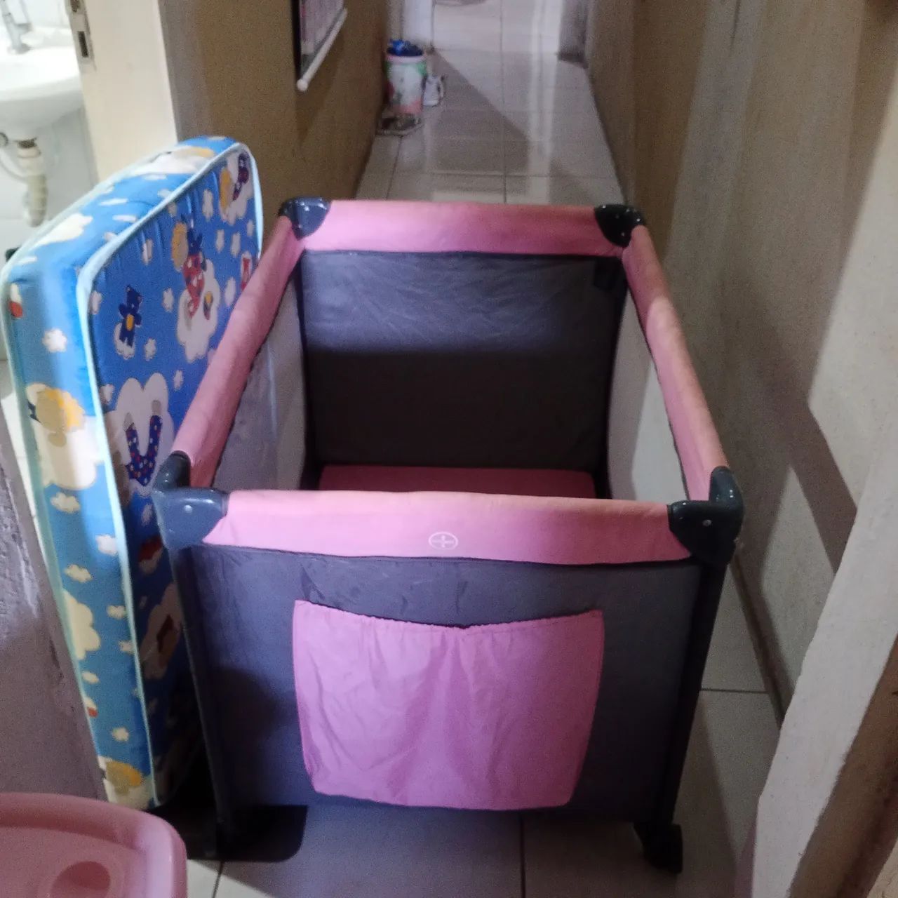 Berço portátil com colchão  - Foto 2