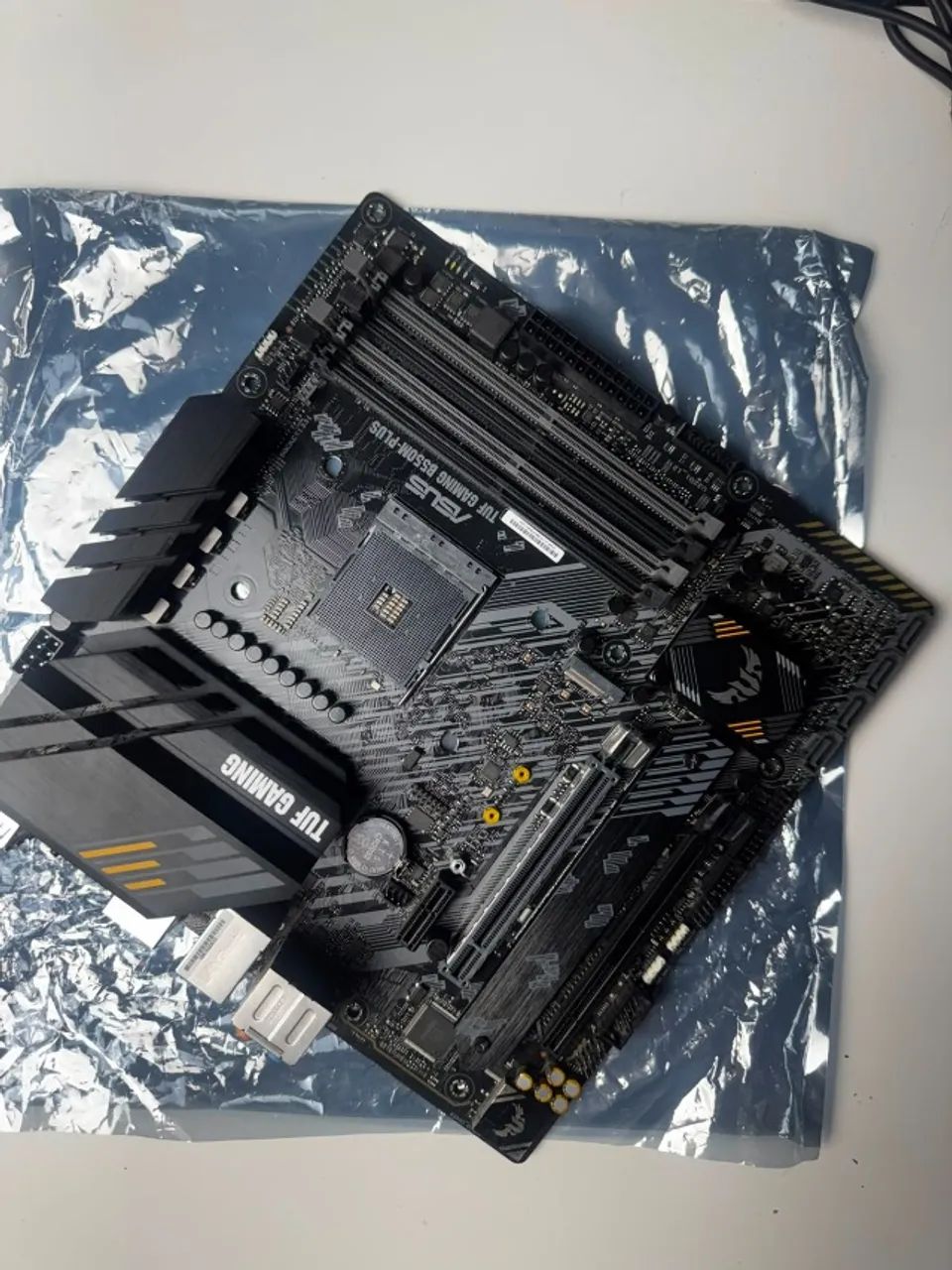 Placa mãe ASUS TUF B550M PLUS - Foto 2