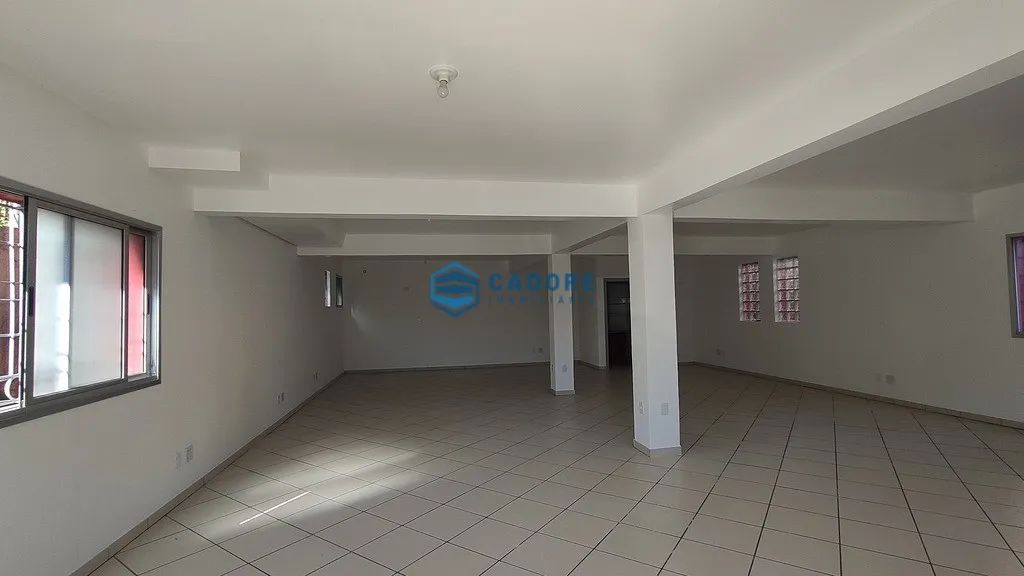 SALA TÉRREA COM 100m² NO UNIVERSITÁRIO - Foto 4
