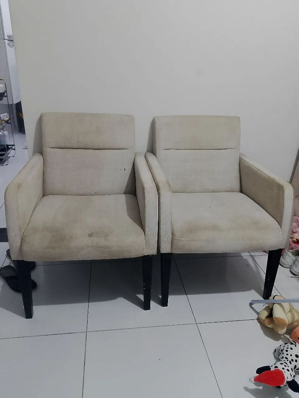 Duas poltronas em perfeitas condições 