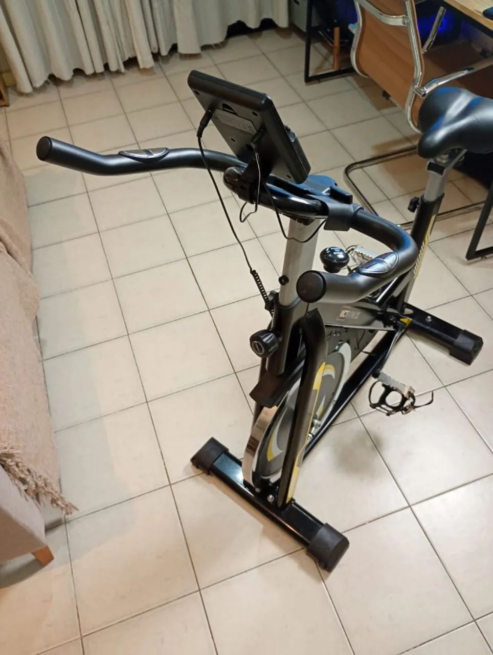 Bicicleta Ergométrica Spinning - Pouco Usada - Ótimo Estado - Foto 5