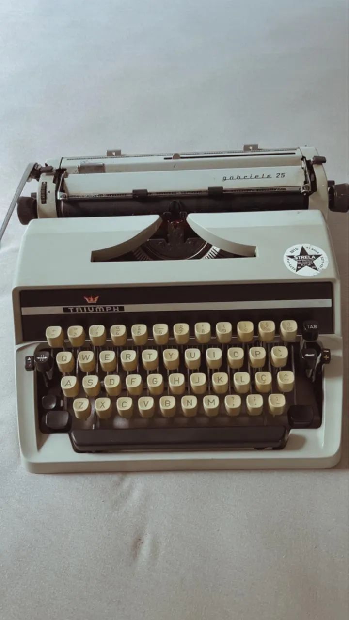 Máquina de escrever Gabriele 25, década de 70 e em perfeito estado de uso. - Foto 3