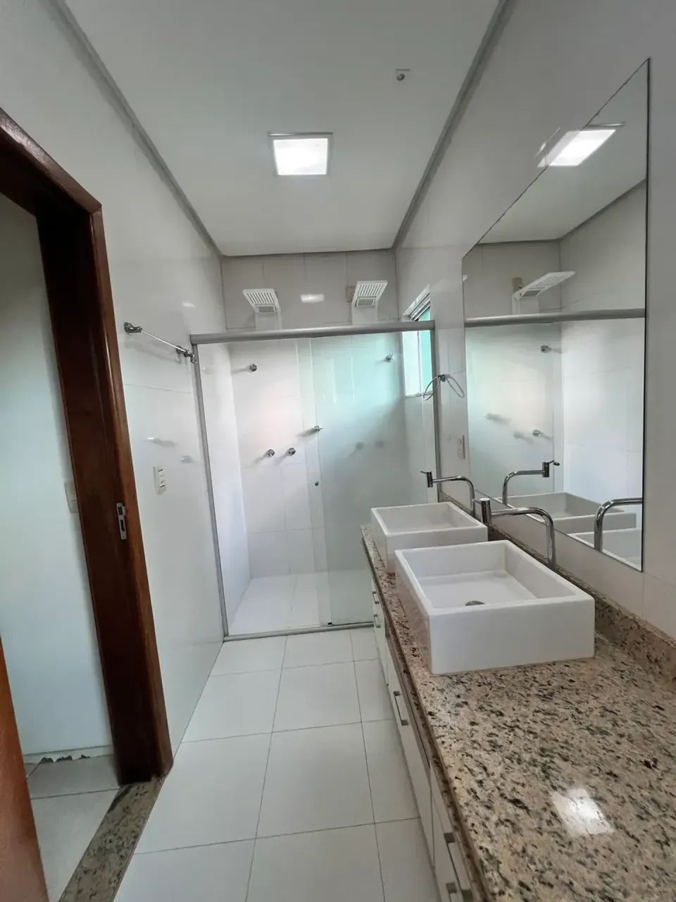 Sobrado com 4/4 duas suites no Portal do Sol II-Goiania -Goias - Foto 4