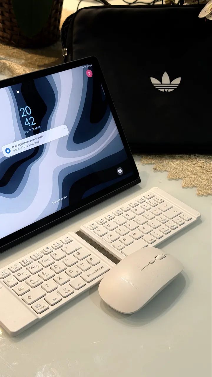 Samsung Galaxy Tab S9 FE+ 128GB + S Pen + Case Adidas + Teclado e Mouse - Foto 2