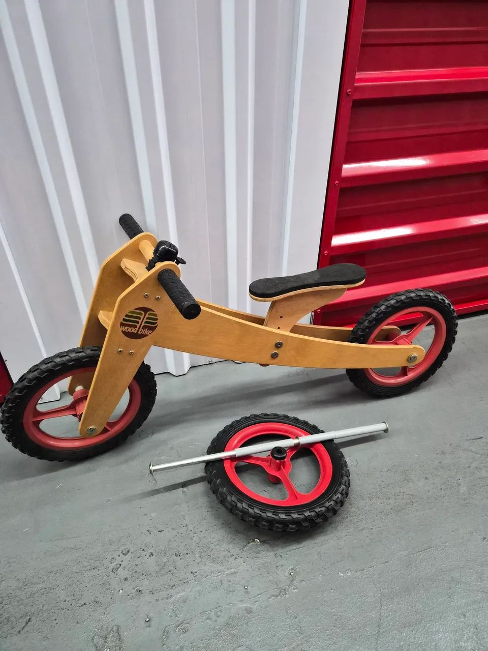 Bicicleta infantil de equilíbrio 