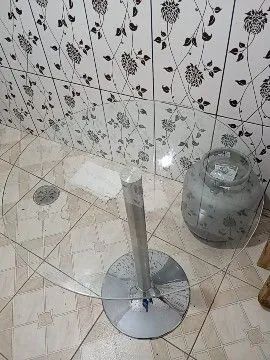 Vendo mesa de vidro redonda