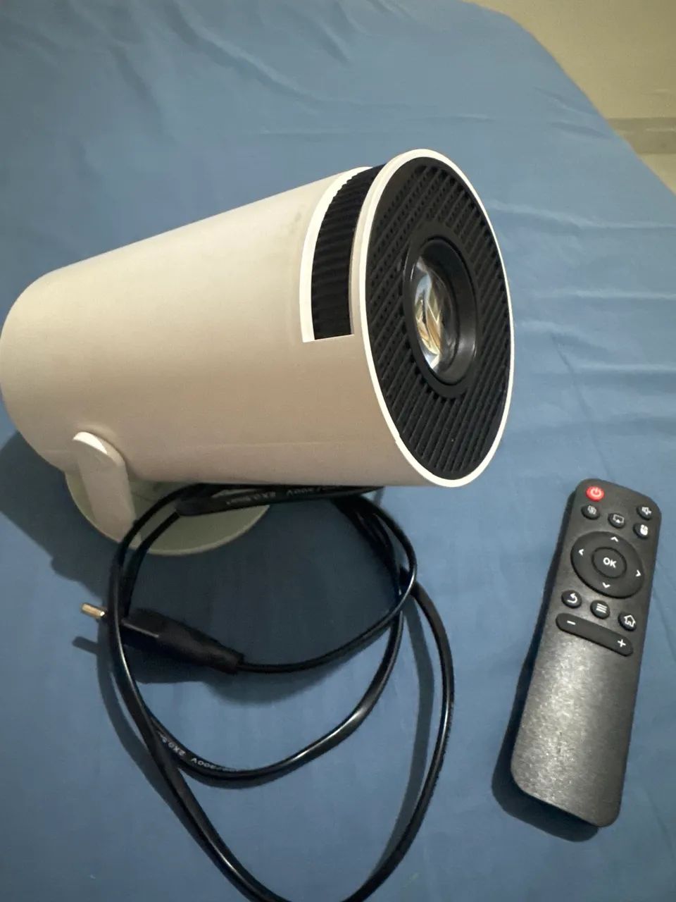 Projetor HY300-A 4K Android Wi-Fi Bluetooth Branco