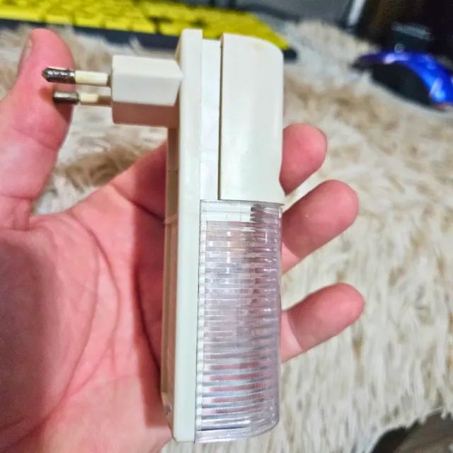 Stenio - Mini Abajur Noturno Bivolt com Sensor Automático para Tomada - SCS61 - Foto 5