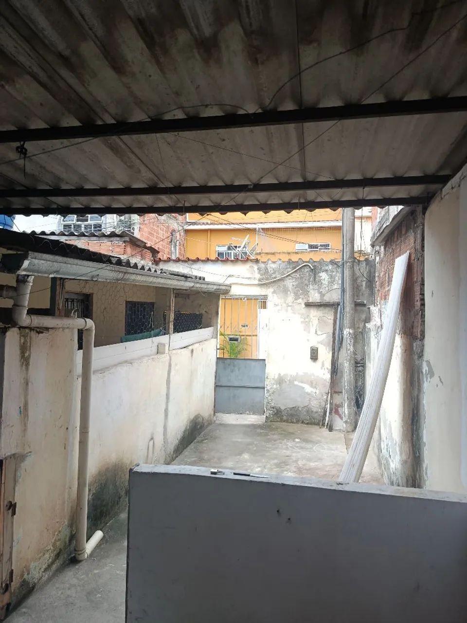 Vendo uma casa com uma kitnet no mesmo quinta.l  - Foto 3