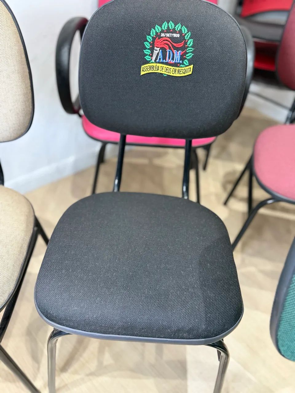 Cadeira para igreja - Foto 4