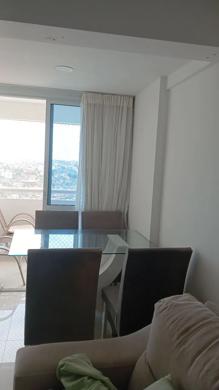 Mesa com 4 cadeiras 