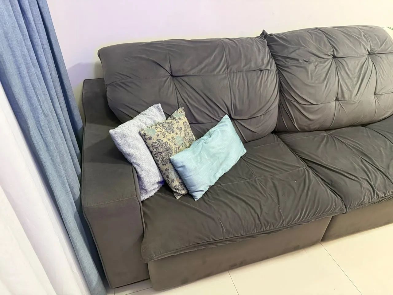 Vendo sofá reclinável, que vira cama. 2,45m - Foto 3