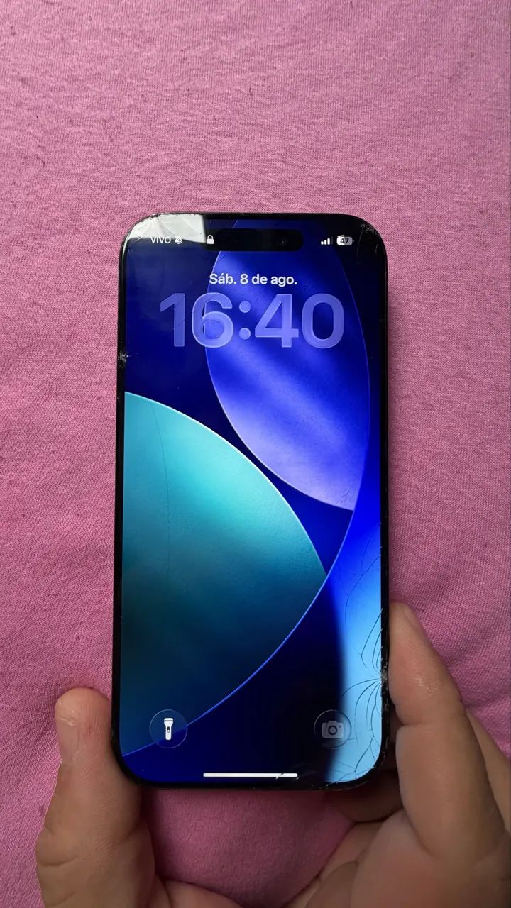 iPhone 16 pró com tela e traseira trincada - Foto 4