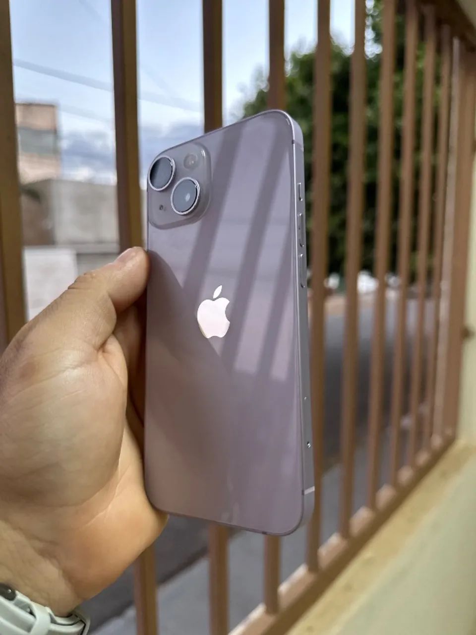 iPhone 14 Lilás - 79% Bateria - Ótimo Estado - Foto 2