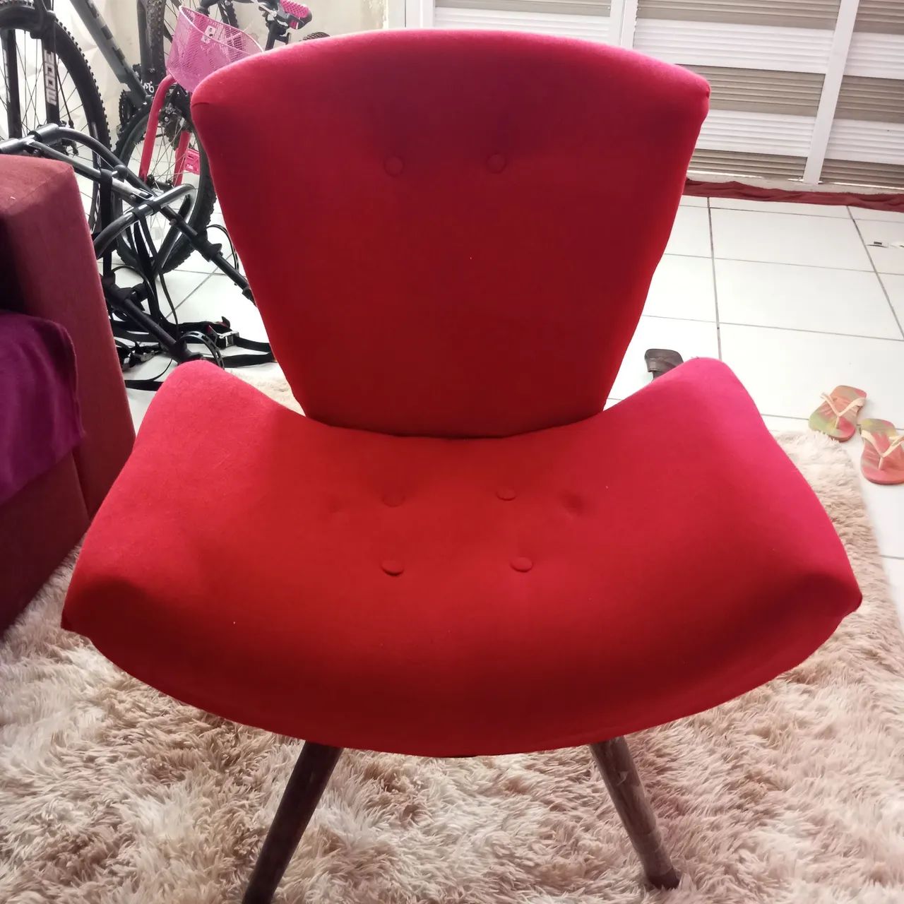 Vendo 2 poltronas vermelhas em ótimo estado.  - Foto 2