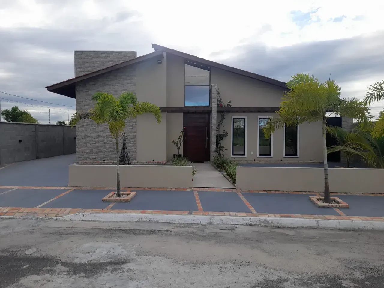 Casa duplex em condomínio com 440m², em condomínio, em Cascavel/CE