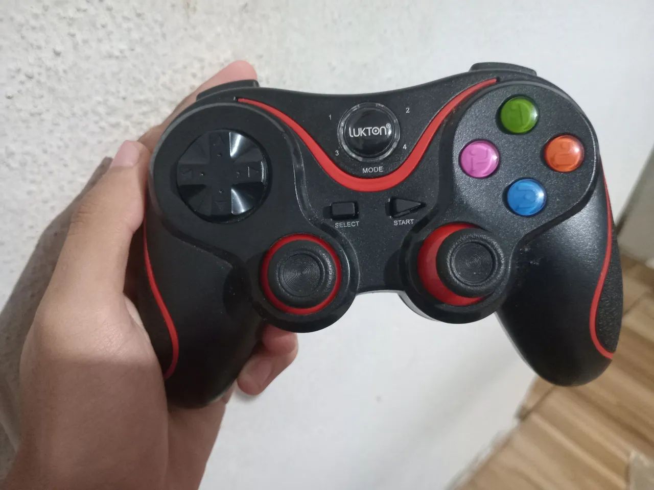 Gamepad Uktron Joystick para Celular, PC, TV e Console