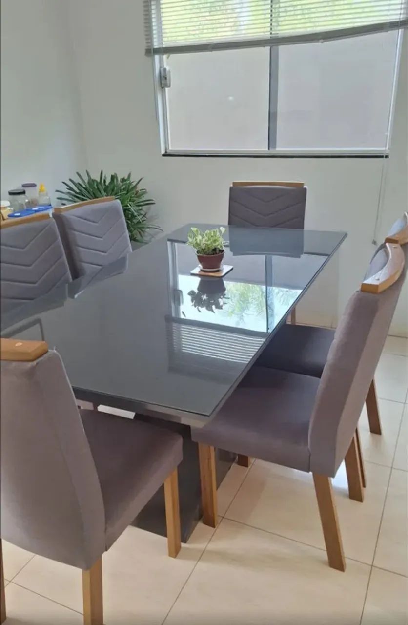 Mesa de 4/6 cadeiras 