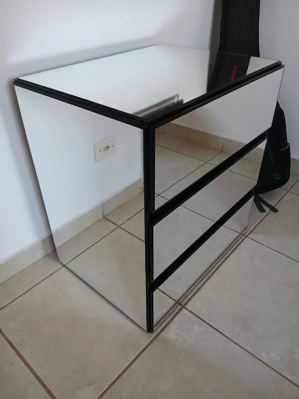Mesa de Cabeceira Espelhada - Foto 2