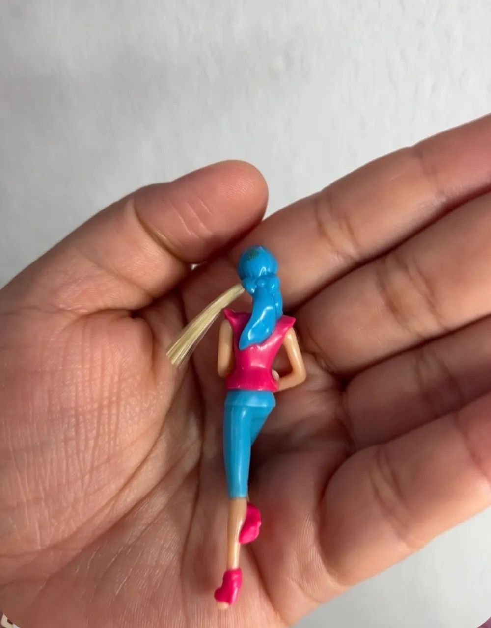 Mini Barbie Kinder Ovo pintora - Foto 2