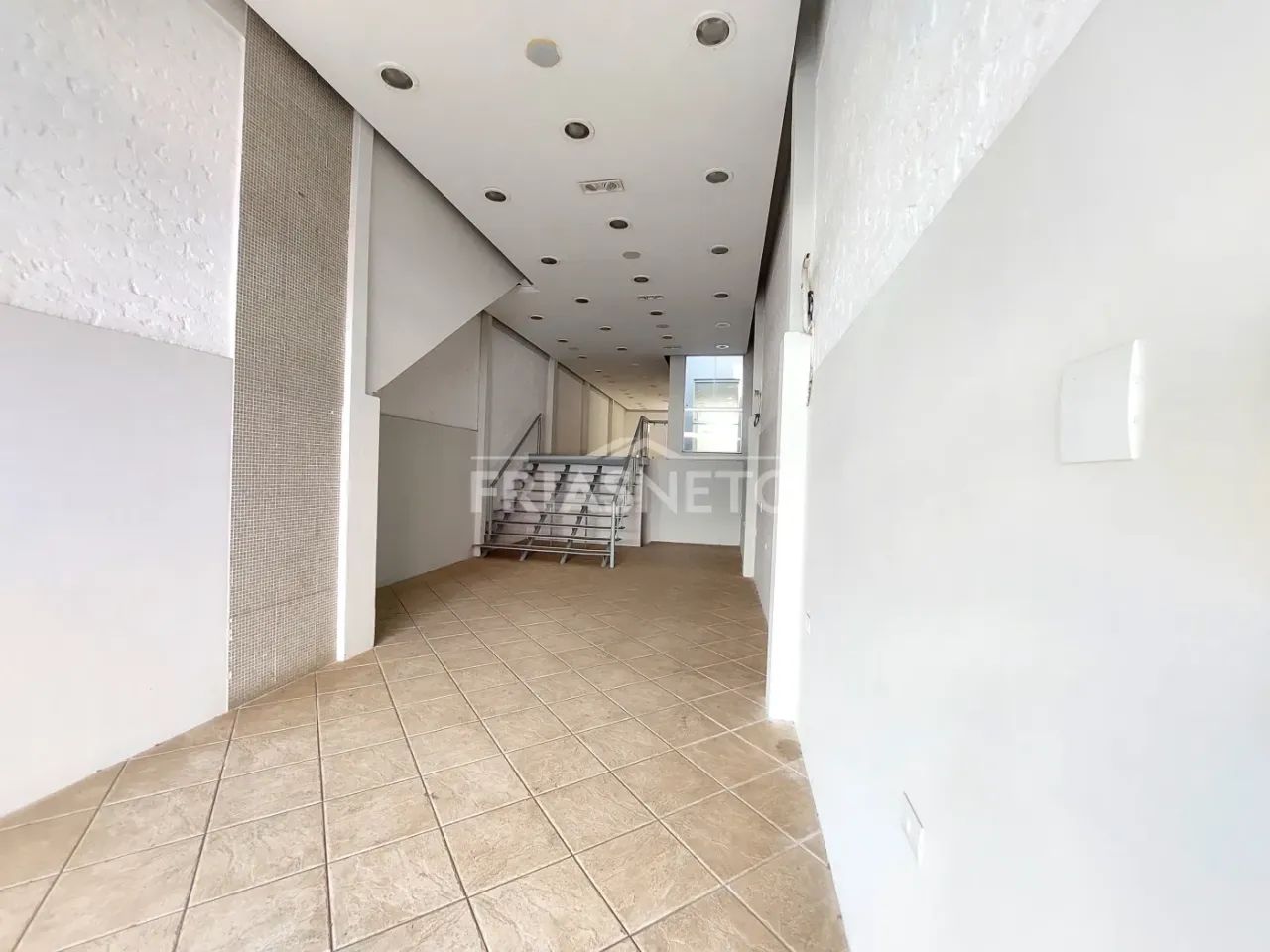 Salão comercial para próximo à Rua Governador - Foto 4