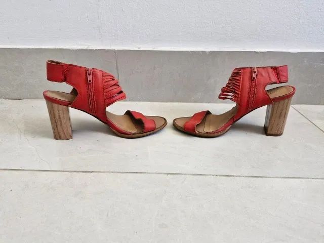 sandália constance salto bloco vermelha 34 - Foto 2