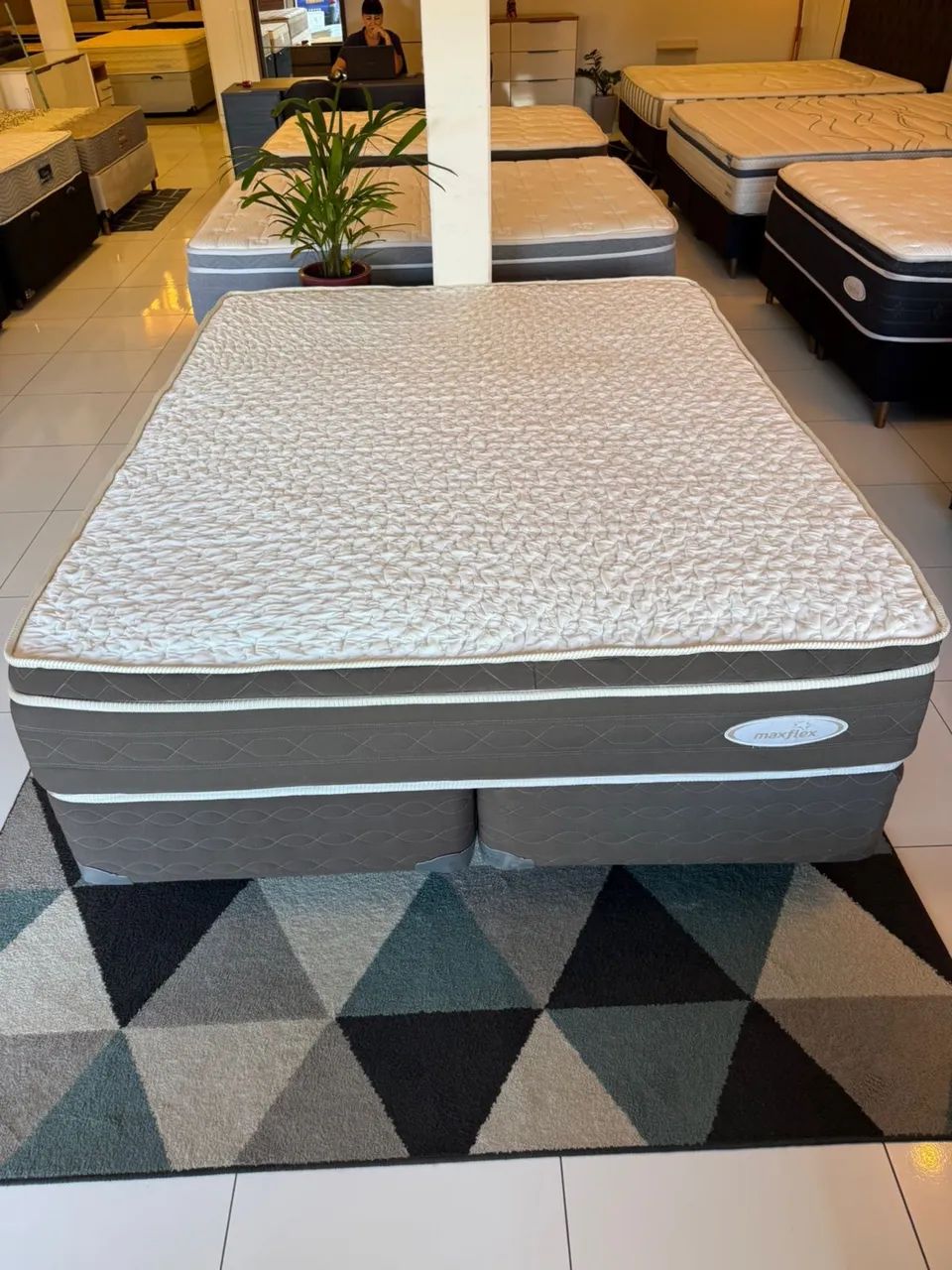 Cama box Queen SEMINOVA TOP MAXFLEX - Entregamos!  - Foto 5