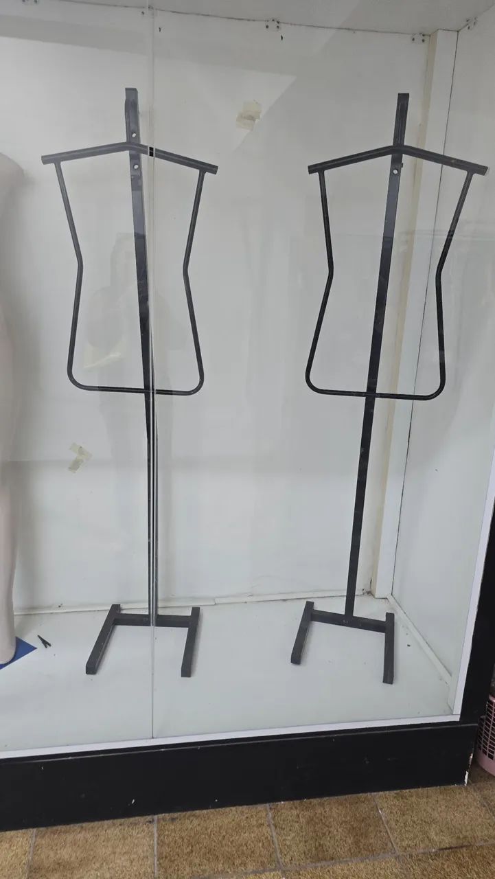 Manequins e araras - Foto 4