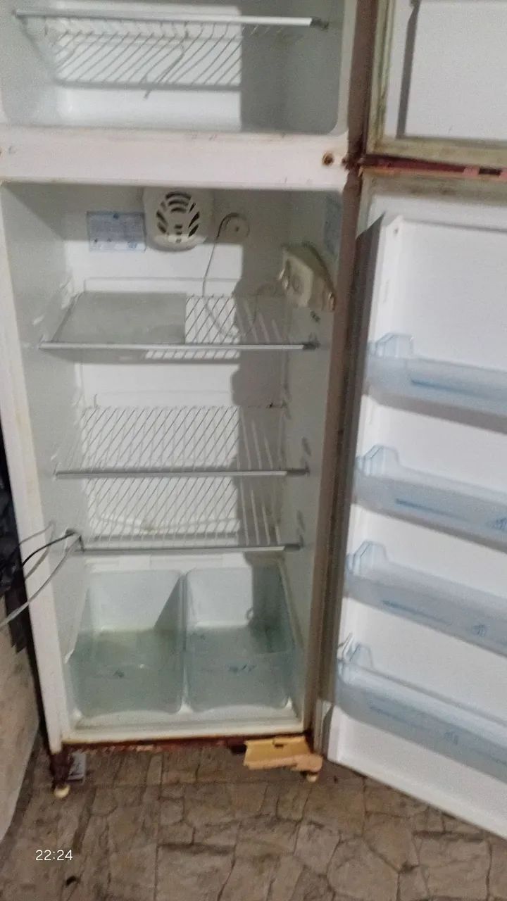 Vendo um Geladeira usando  - Foto 5