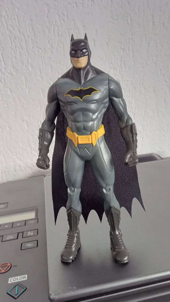 Batman Uniforme Clássico 16cm - Foto 2