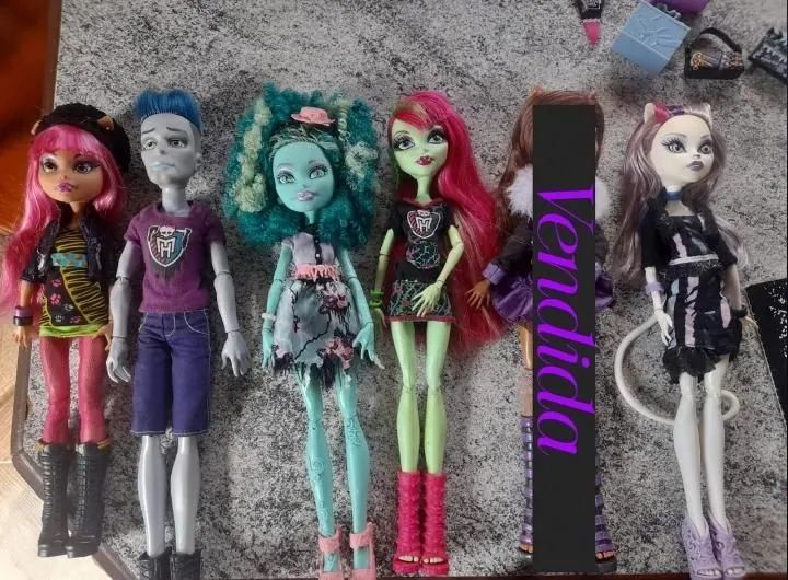 Vendo lote de Monster high ( não vendo separado)