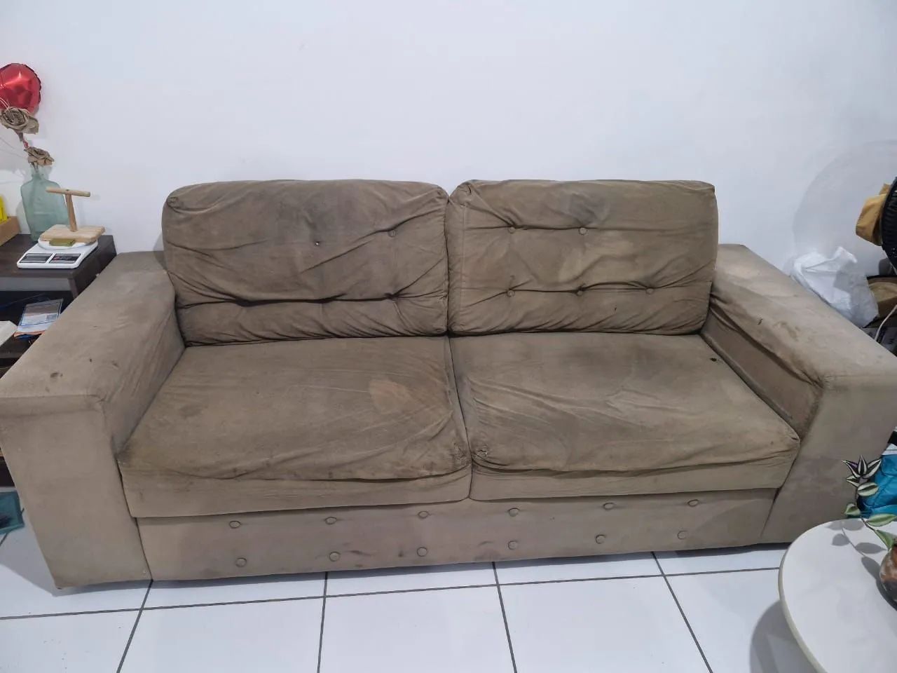 Sofá 2 metros bege - Foto 3