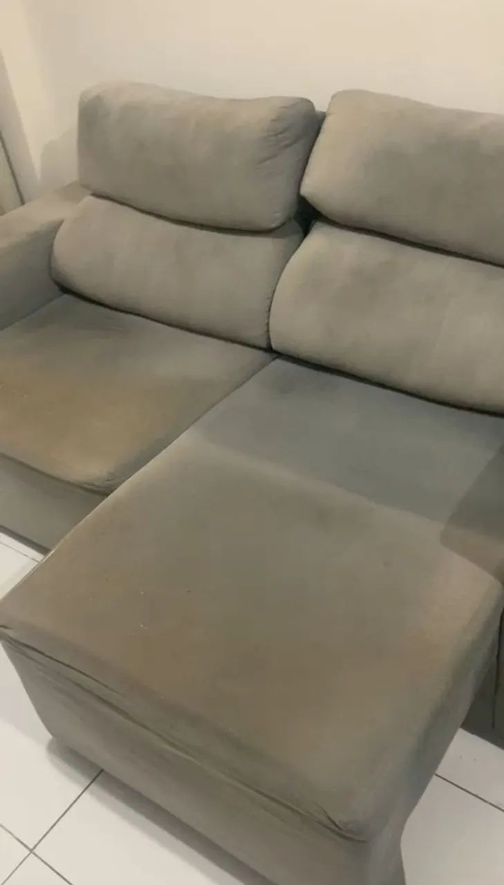 Vendo sofá retrátil reclinável com marca de uso