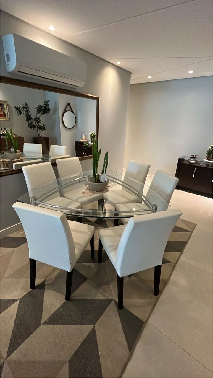 Mesa de jantar com 6 cadeiras