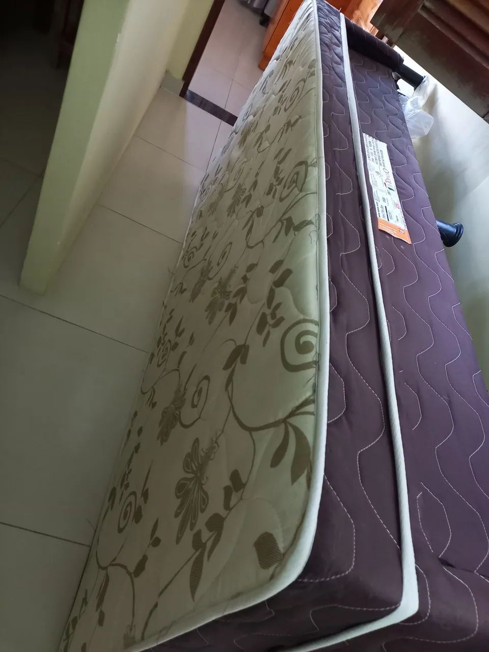 Vendo bicama box de solteiro 