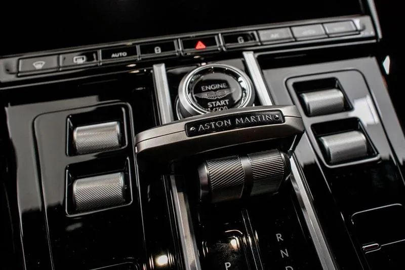 Aston Martin Vantage S Coupe 4.0 V8 680cv, foto 16 de 20