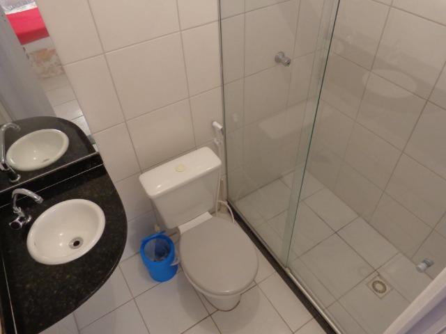 Apto mobili. 2 qtos 2 banh. Suíte C/Ar.cond. C/Interne. C/SKY .C/vista praia - Foto 2